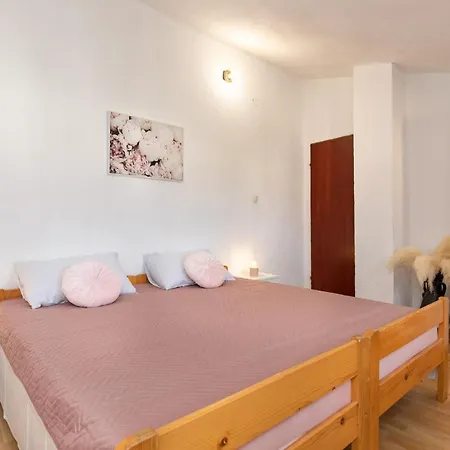 Apartman Umpa Omisalj Exterior photo