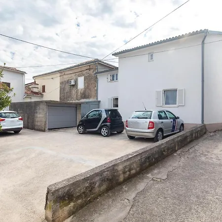 Apartman Umpa Omisalj Exterior photo