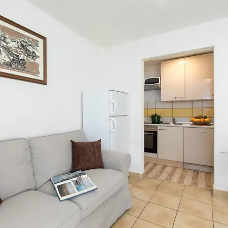 Apartman Umpa Omisalj Exterior photo